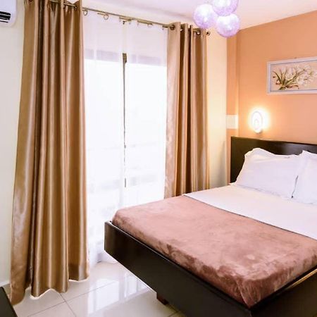 Serena Hotel Douala Exterior foto