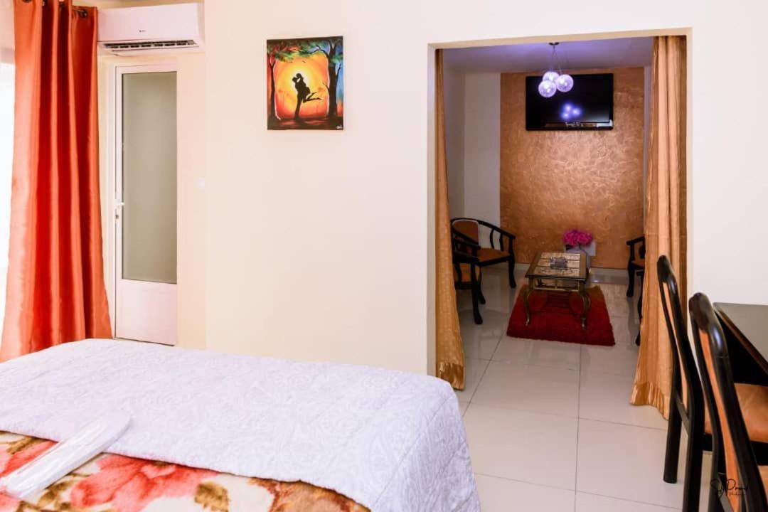 Serena Hotel Douala Exterior foto