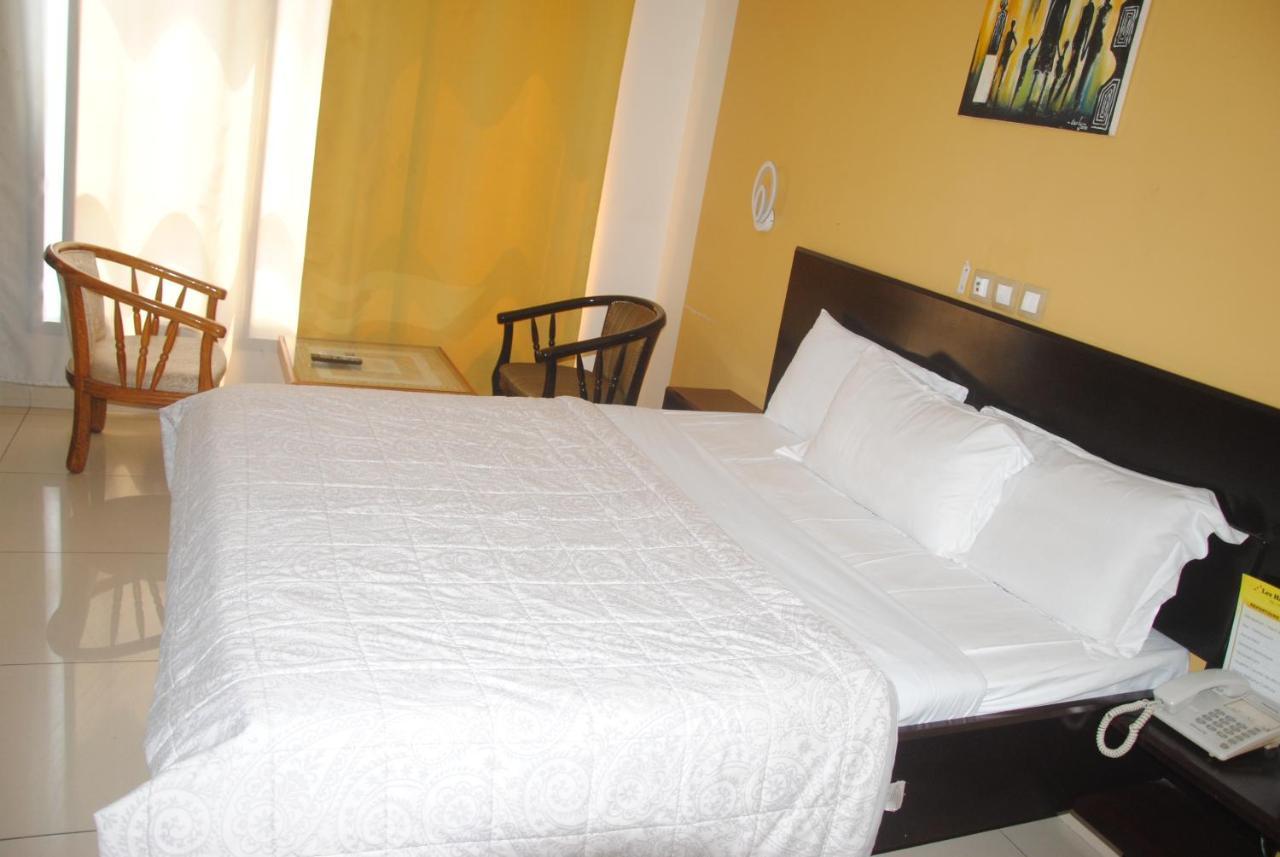Serena Hotel Douala Exterior foto